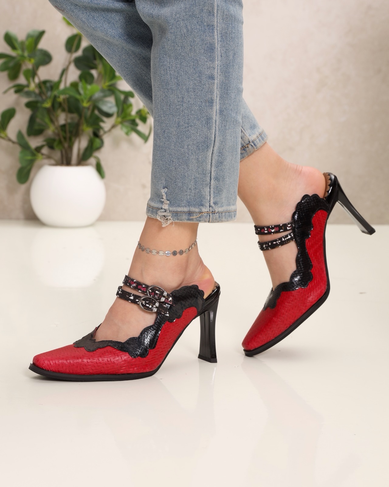 Scarlet Scallop Heel